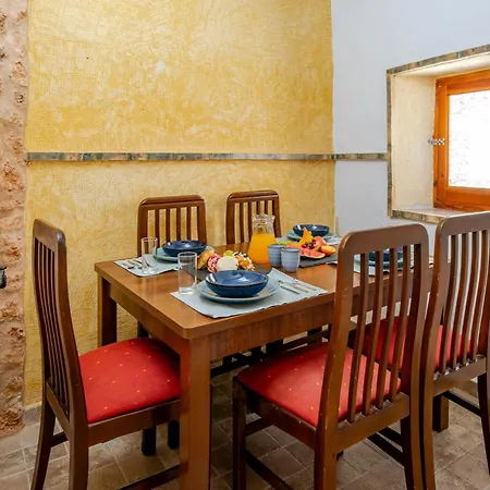 Hébergement de vacances Casa Del Siglo Xviii Al Pie Del Castillo Medieval
